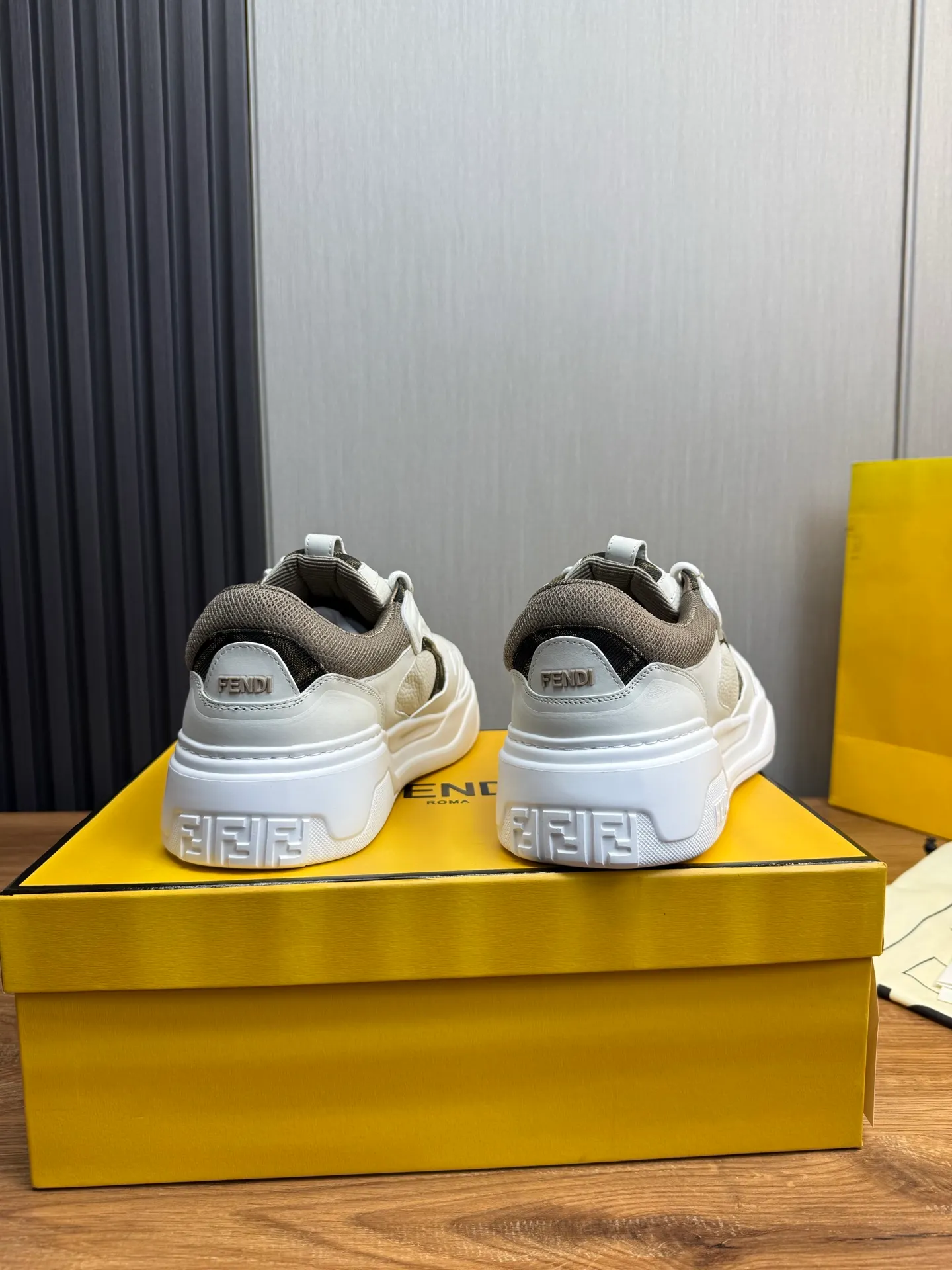 Men's shoes 💰780💰 Fendi (FENDI) men's model official website 1:1 replica ⬆️ The latest hot sale 🔥Original cowhide stitching - Comfortable mesh lining Original outsole ✅Ready stock 38-45 (38.45 non-refundable)